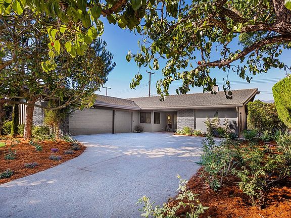 2nd image of 1282 Bel Air Dr