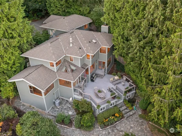 18220 W Spring Lake Drive SE, Renton, WA 98058