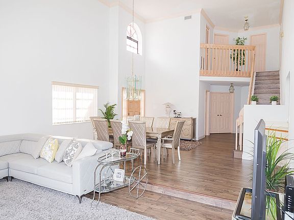 4th image of 769 Villa Portofino Cir