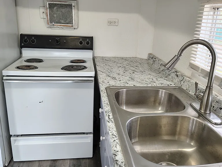 14179 Pearl St — Photo 6