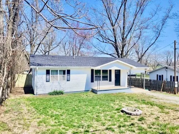 305 W 13th Street, Mountain Grove, MO 65711