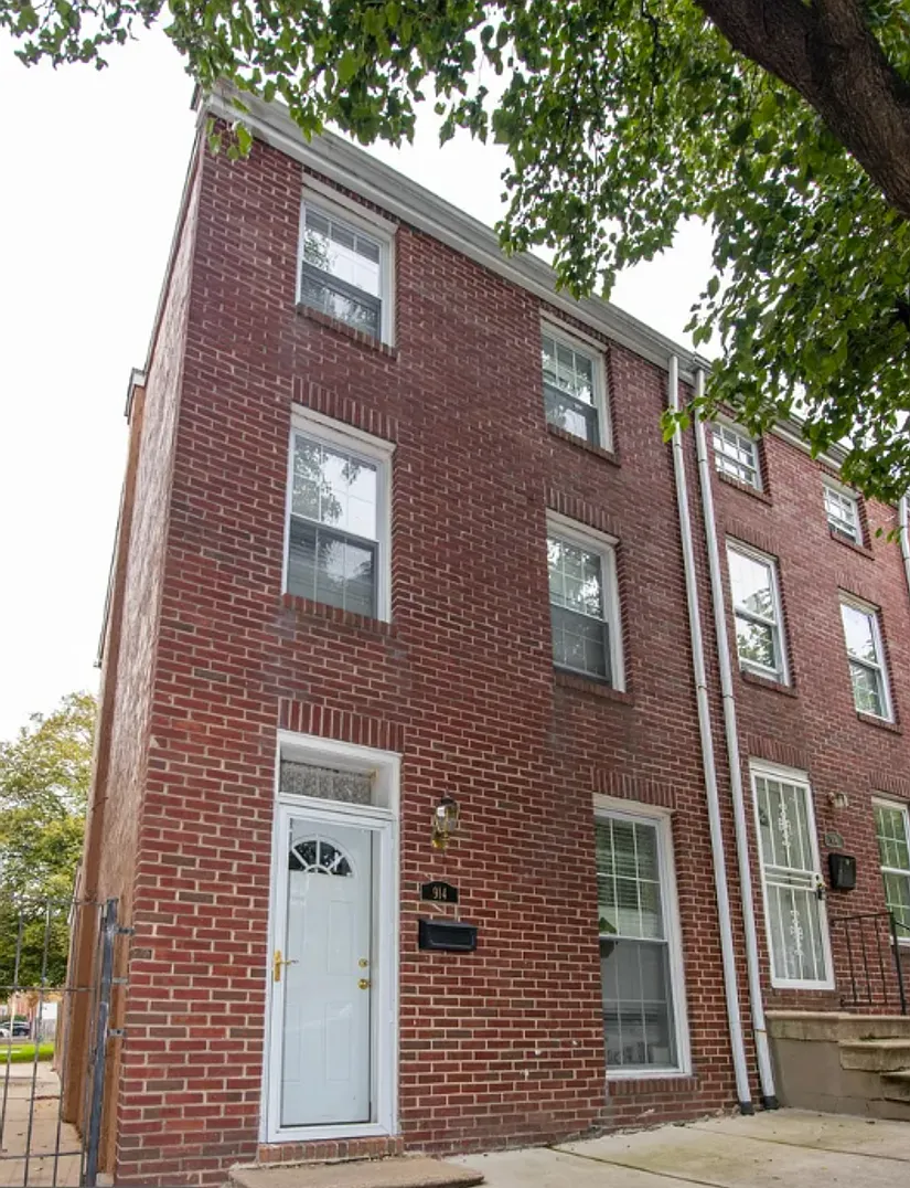 2 Bed 2 Bath With Basement — Photo 1
