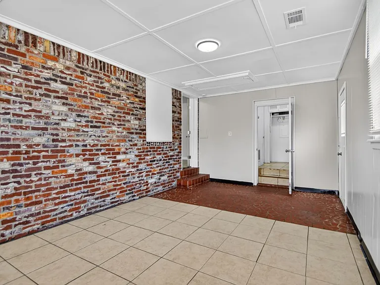822 N Hughes St — Photo 22