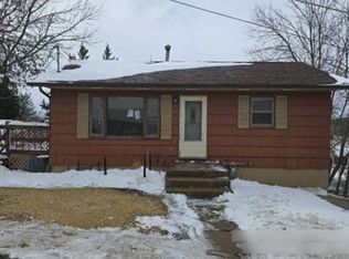 1008 S 10th St, Clinton, IA 52732