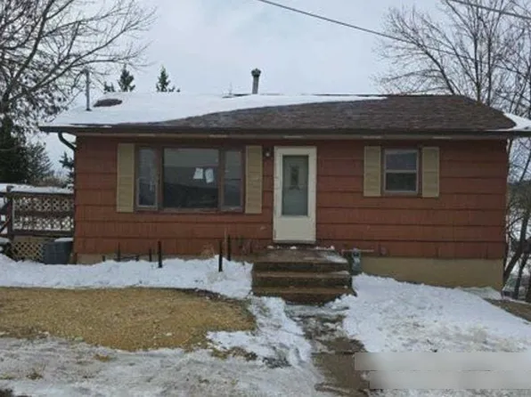 1008 S 10th St, Clinton, IA 52732