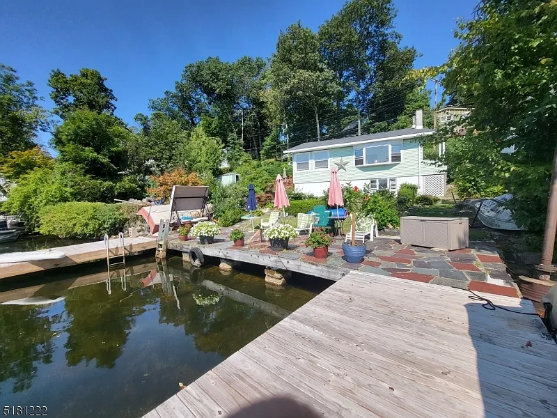 3 bed, 1.0 bath, $2,200 — Photo 3
