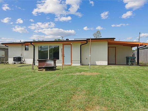 3rd image of 1718 Kabel Dr