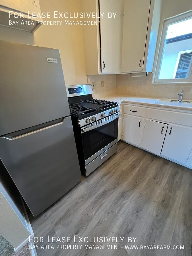 Updated and Spacious Studio near Woodside Road — Photo 3
