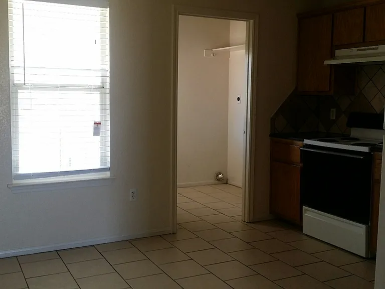 1102 Circle M Dr #C — Photo 15