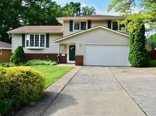 3800 Sarasota Dr, Parma, OH 44134