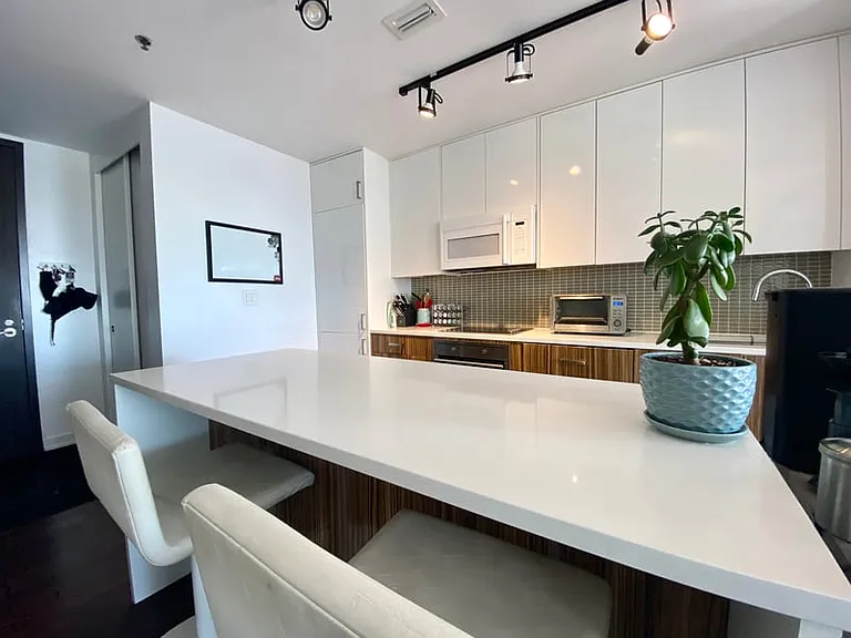 300 Lisgar St #1205 — Photo 3