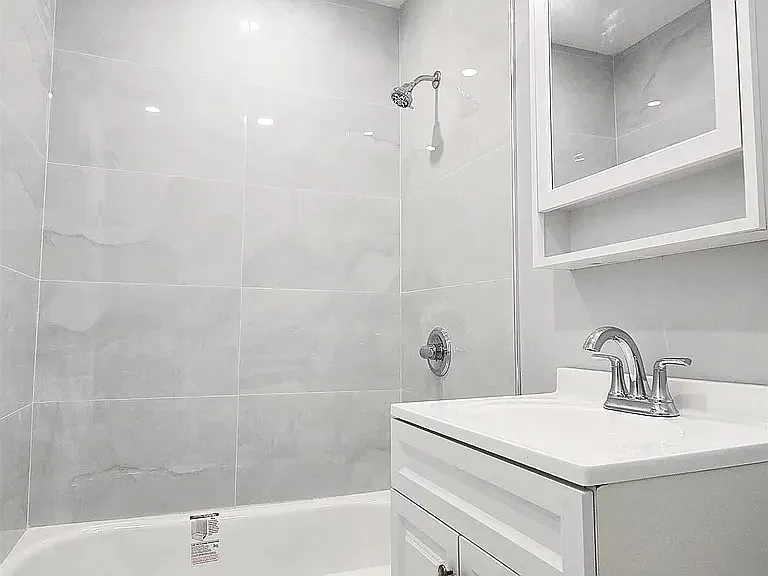 552 38th St #2 — Photo 11