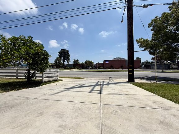 3rd image of 1117 S Valinda Ave
