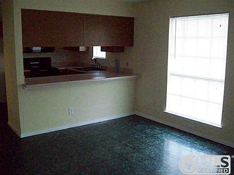 5th image of 105 Australia Ct