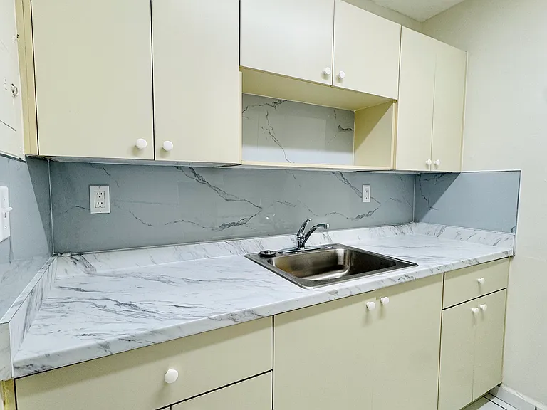 4655 Palm Ave #121 — Photo 2