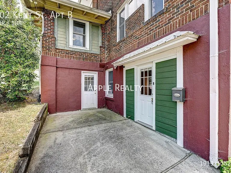 802 Kent St #B — Photo 1