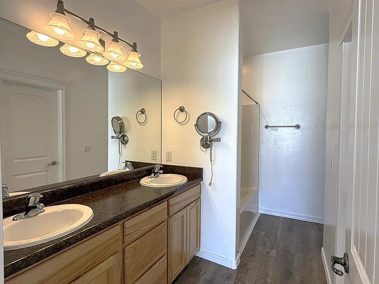 85 S Hillcrest Dr — Photo 18