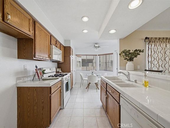 5th image of 5455 Sylmar 1402
