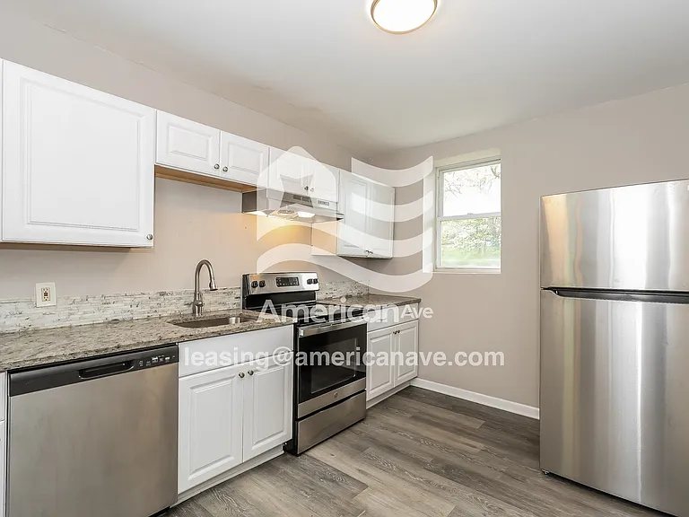 1373543_006_kitchen_6.jpg