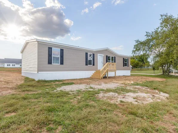 18569 Olivia Dr, Lebanon, MO 65536