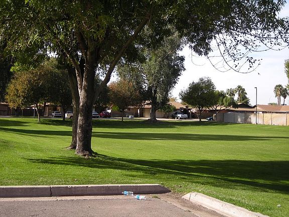 5th image of 1946 E Jamaica Cir