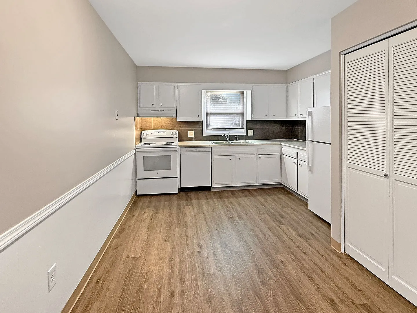 2 bed, 1.0 bath, 700 sqft, $1,325 — Photo 3