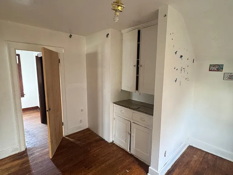 614 E Marengo Ave — Photo 16