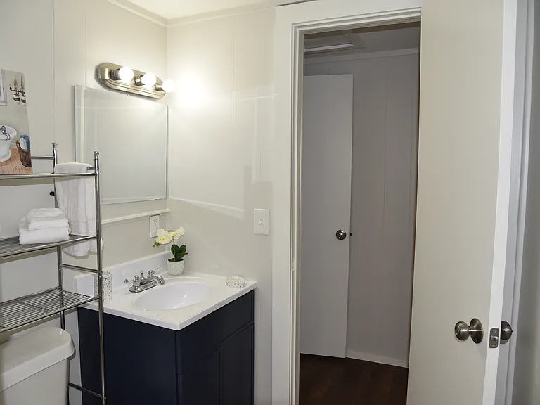 900 W Chestnut St — Photo 20