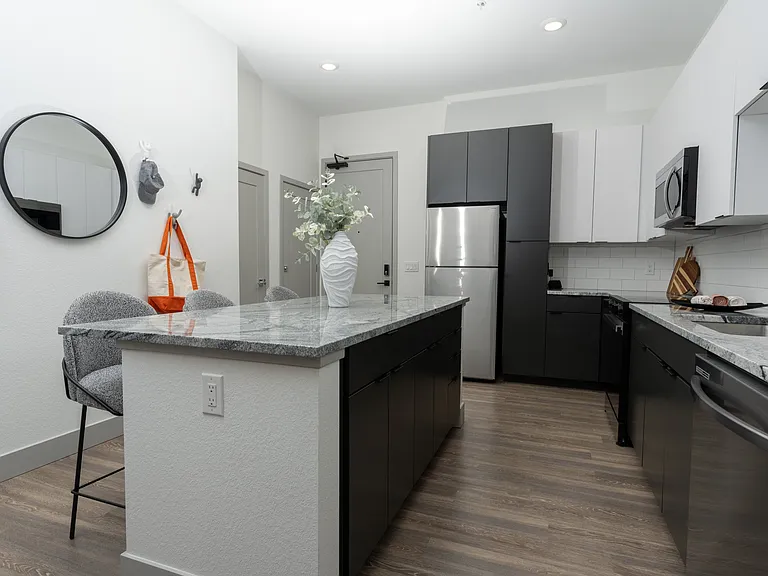 Legacy Metro 525 — Photo 31