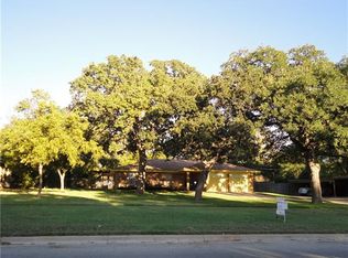 815 Oak St, Graham, TX 76450