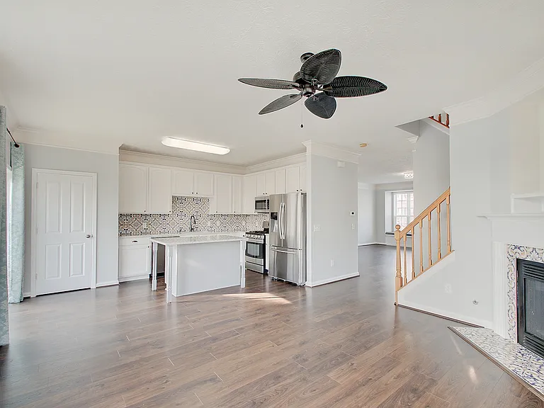 9465 Tanhurst Dr — Photo 5