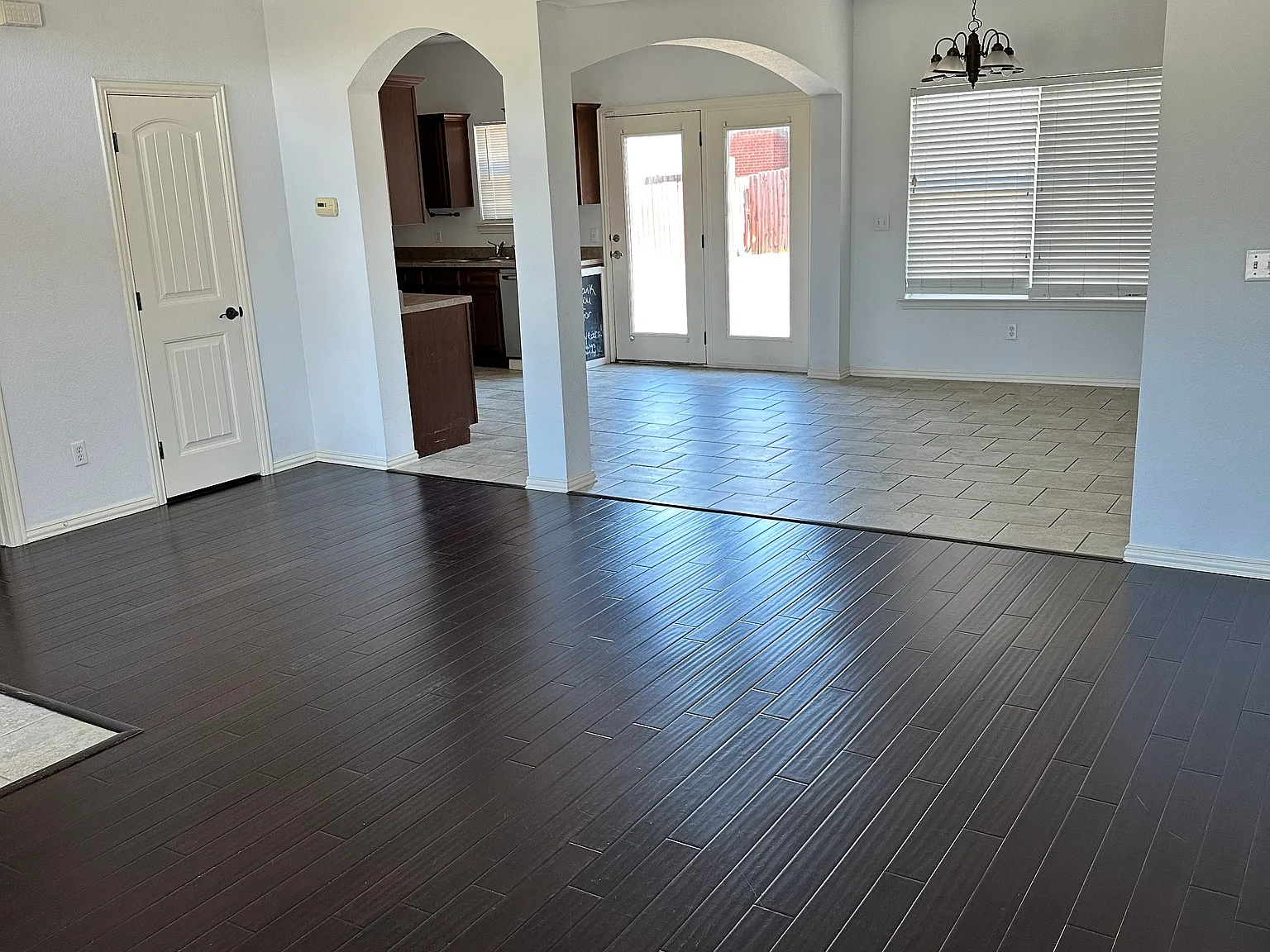 1908 Red Bud Ct — Photo 2