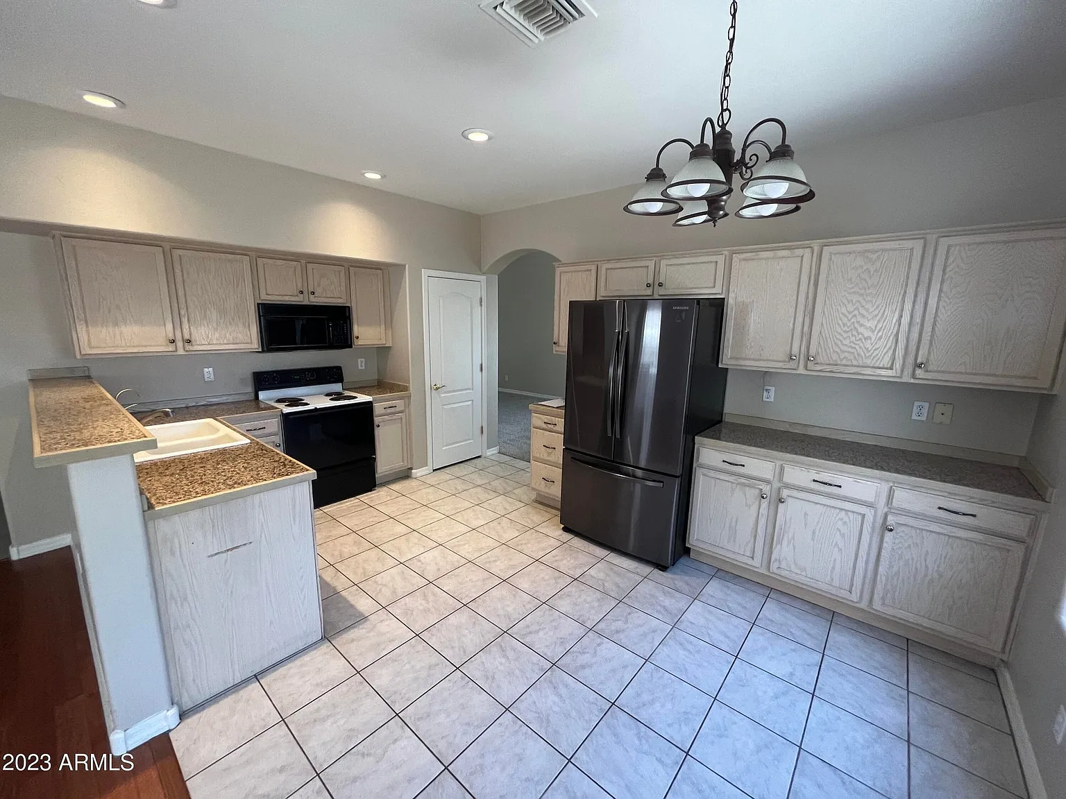 4 bed, 2204 sqft, $2,750 — Photo 3