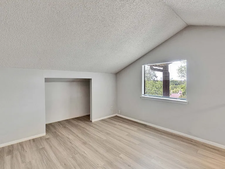 1714 Timber Ridge Dr — Photo 17