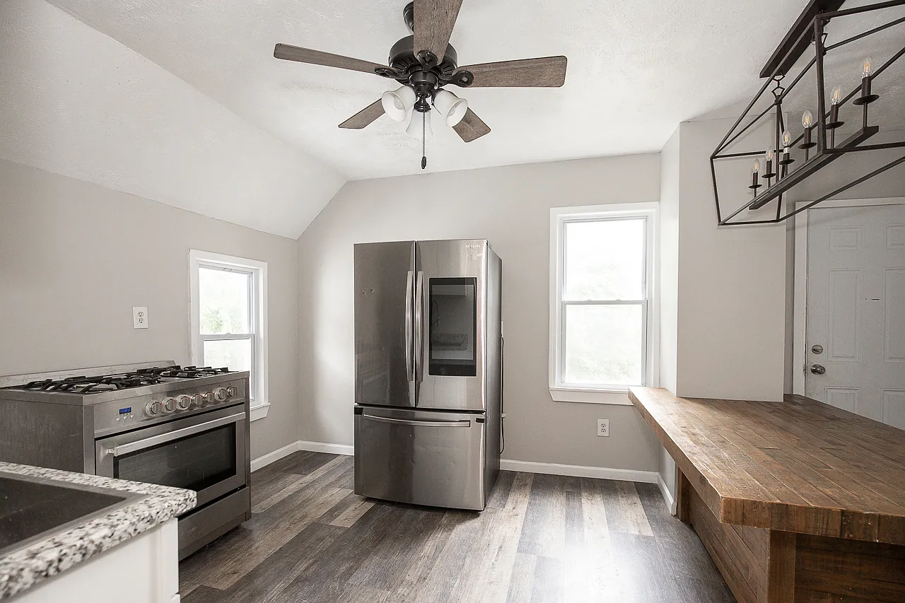 3 bed, $1,150 — Photo 3