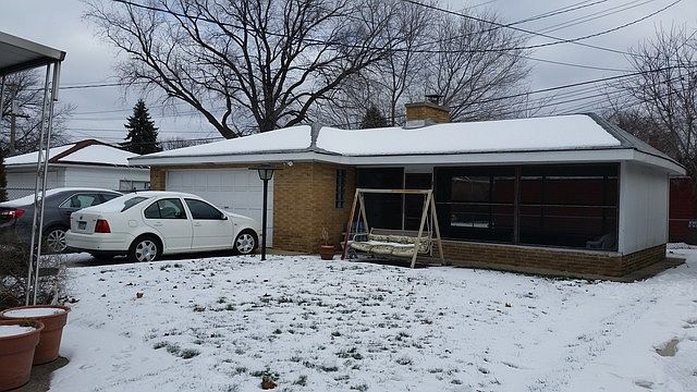 2nd image of 813 Worcester Ave