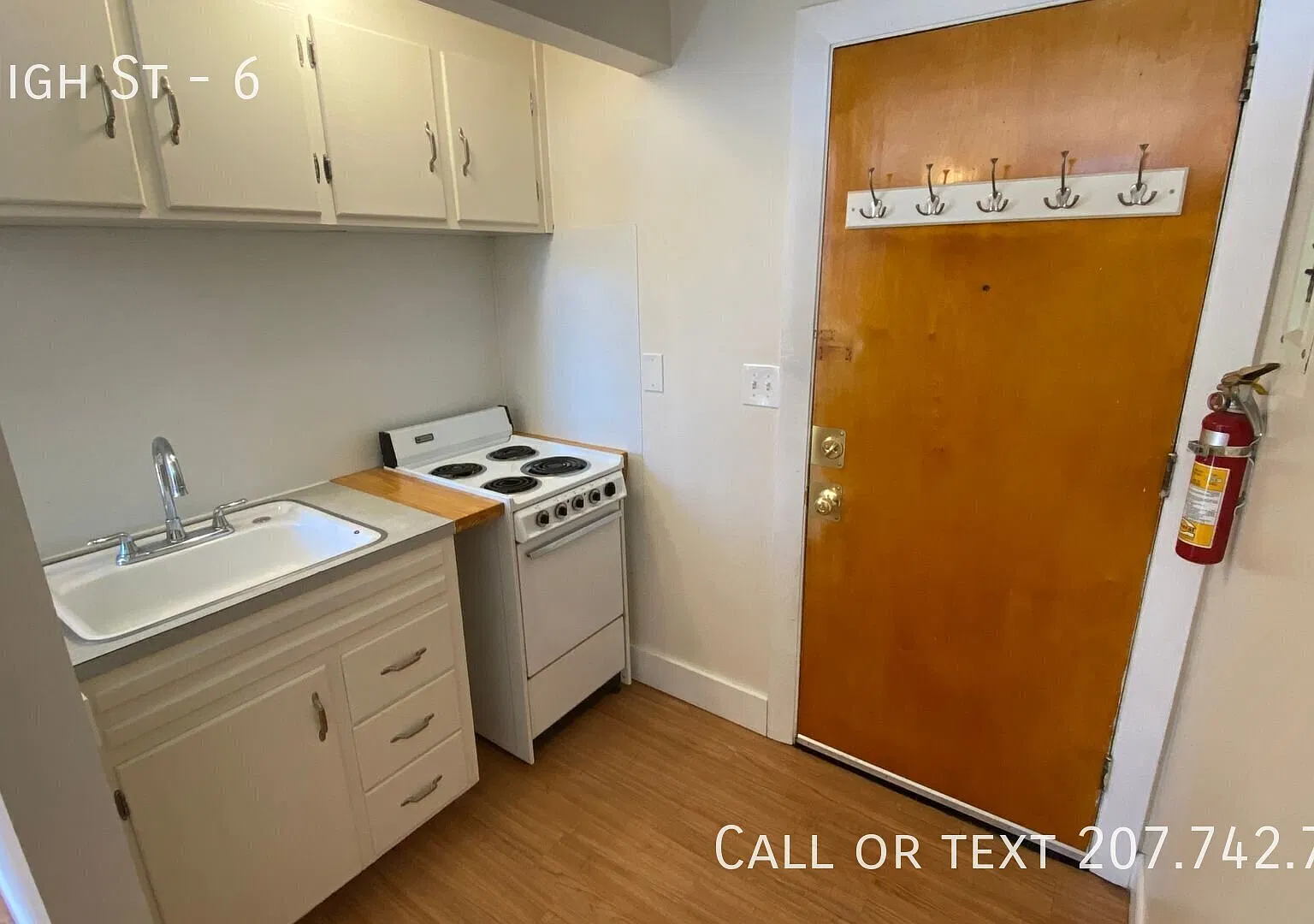 Nice Downtown Studio Apartment with Heat and Hot Water Included! No Off-street parking, Single Oc... — Photo 4