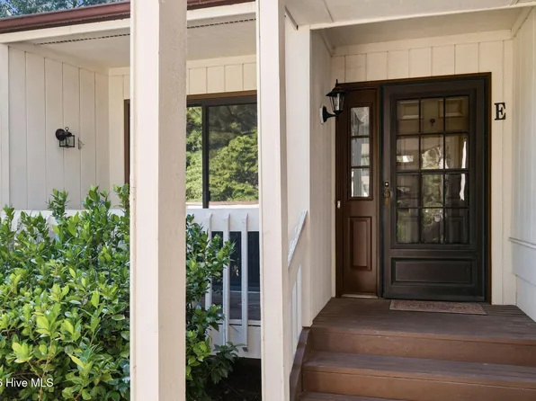 36 Martin Drive Unit E, Whispering Pines, NC 28327
