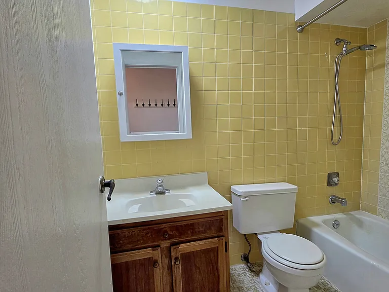 4 Crestview Ln #10 — Photo 12