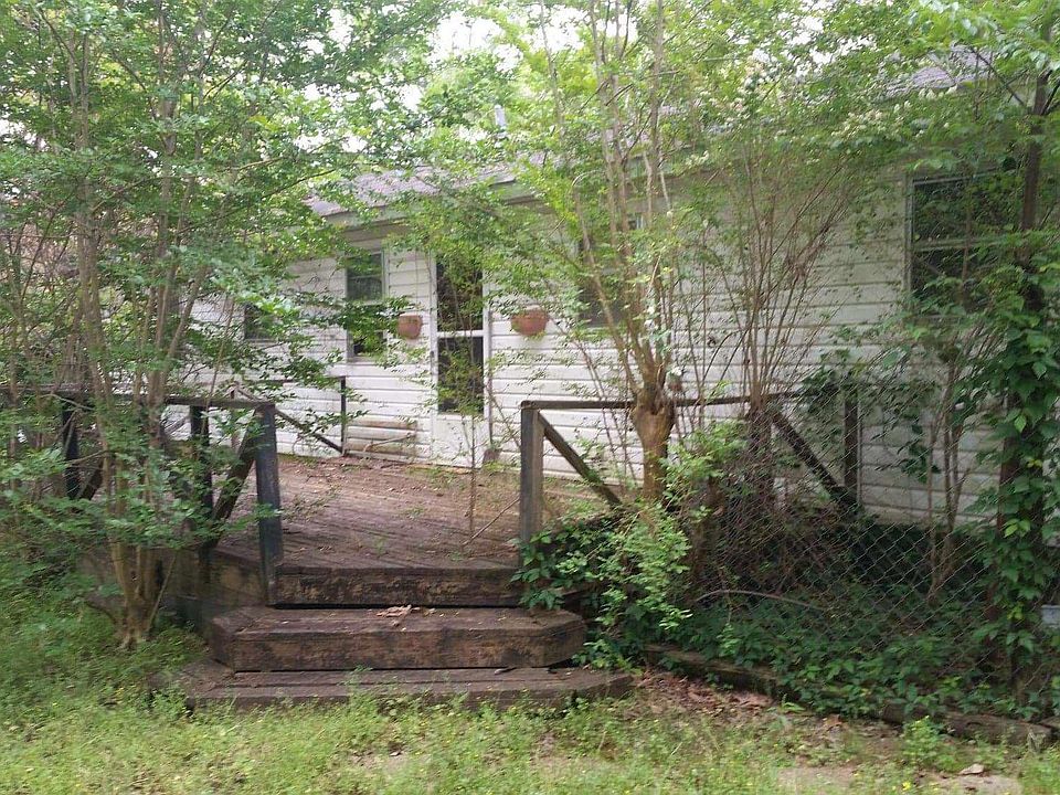 2nd image of 6055 Richmond Ave