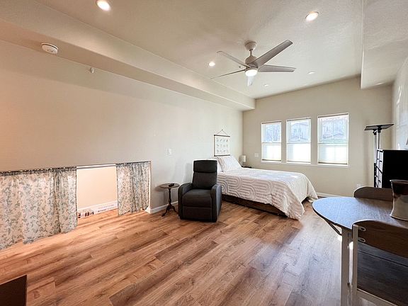 3rd image of 22 Summerbrooke Cir