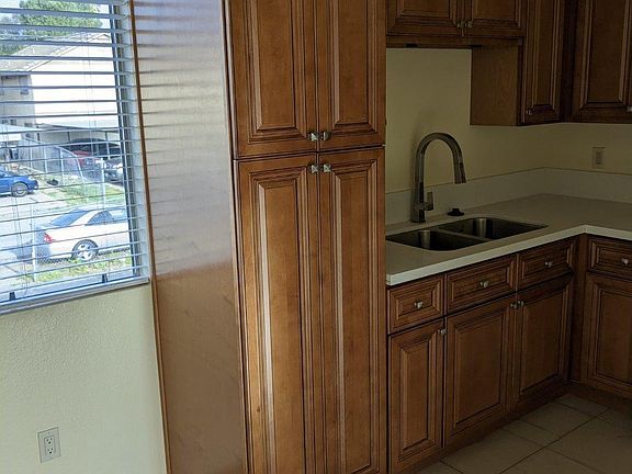 3rd image of 15156 Elm Ct APT D