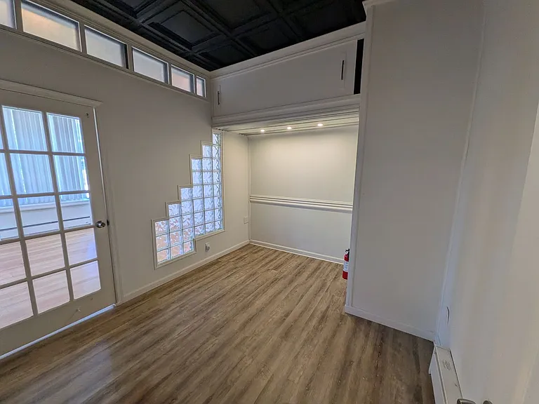 352 Jefferson Ave — Photo 8