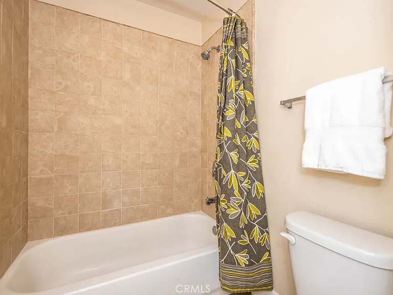 21 Ashbrook #102 — Photo 31