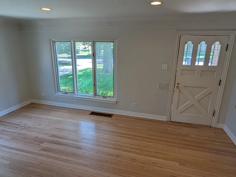 2257 S Logan St — Photo 4