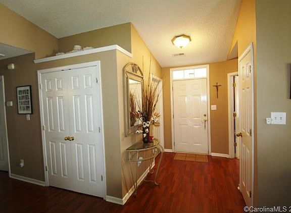 5th image of 7024 Breeders Cup Cres