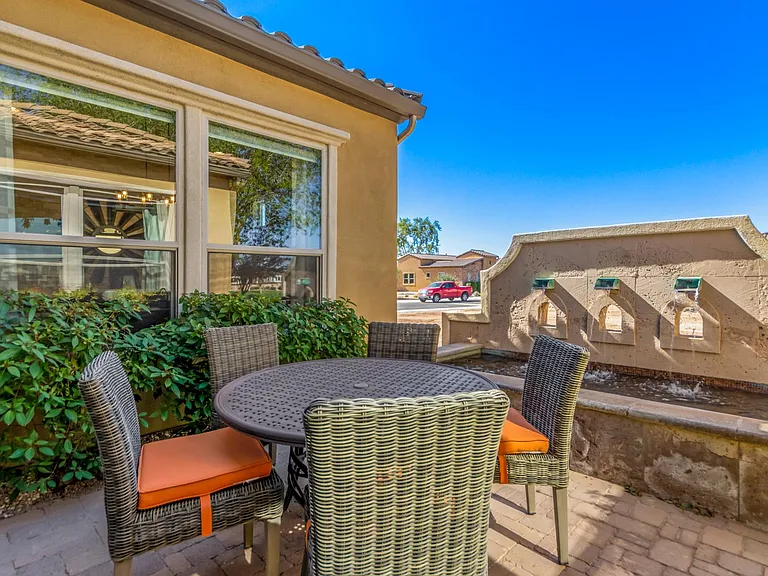 628 E Peach Tree St — Photo 31