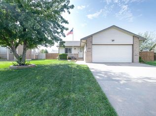 1661 Springfield St, Goddard, KS 67052