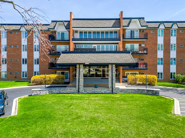 4221 Saratoga Ave APT 411A, Downers Grove, IL 60515