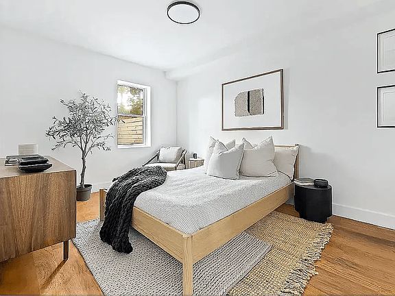 4th image of 139 Albany Ave Floor 1